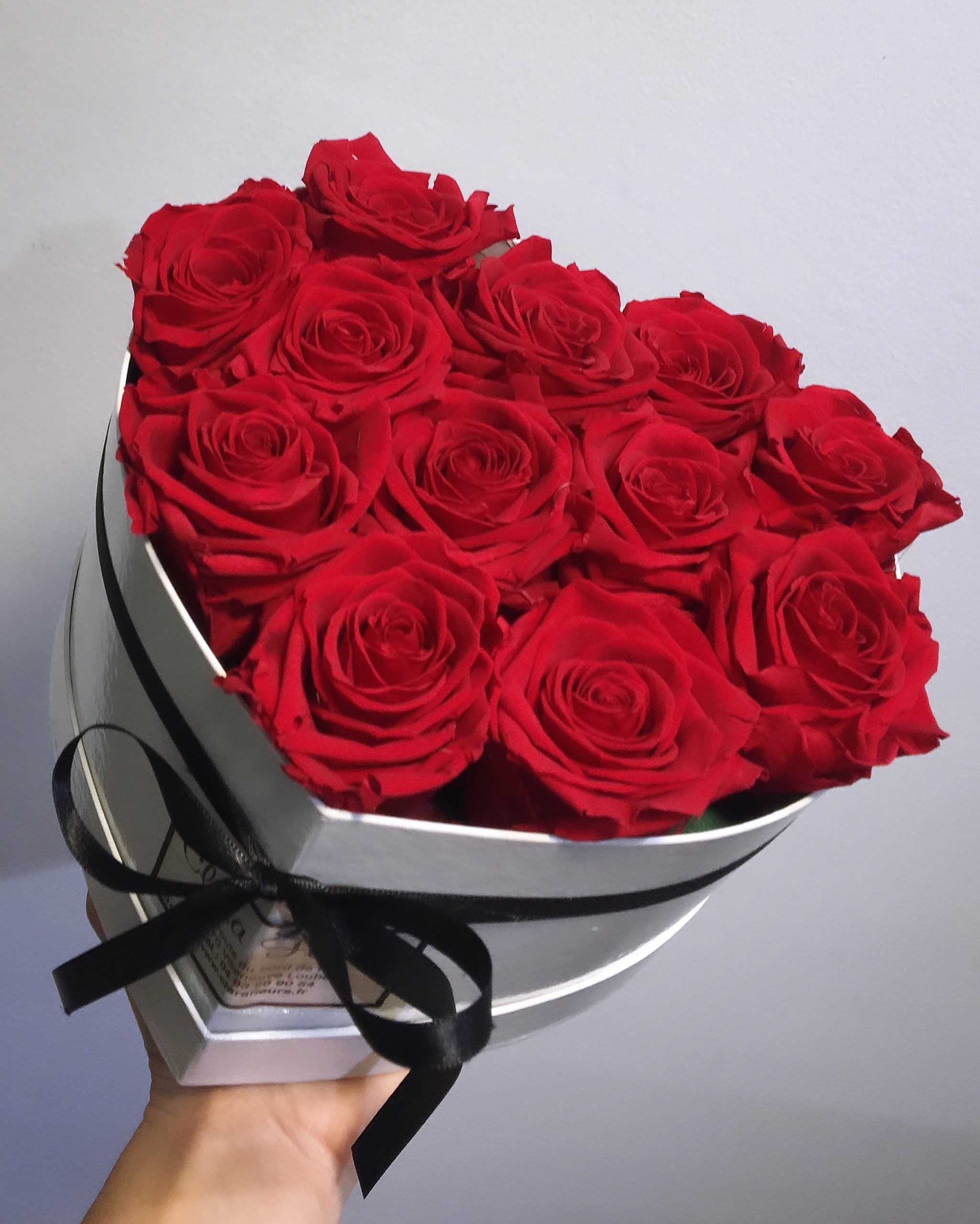 Flower box coeur 12 roses éternelles #RE2 - Clara fleurs